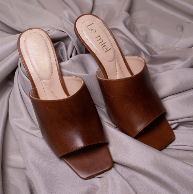 Femme Fatale Camel